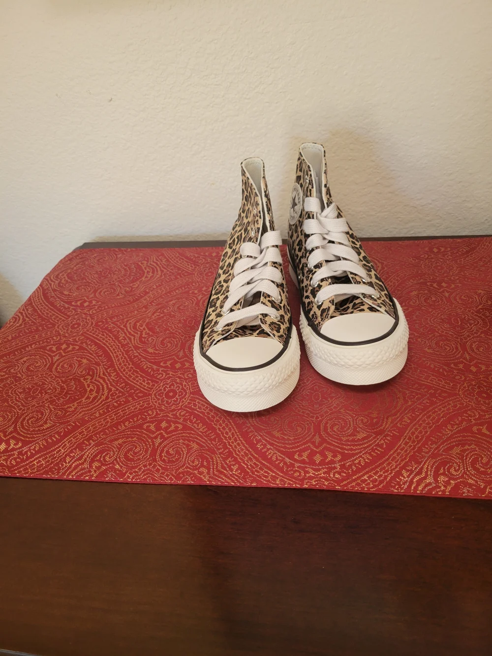 NIB Kids Converse High Top Sneakers in Vintage Leopard Print - Size 2